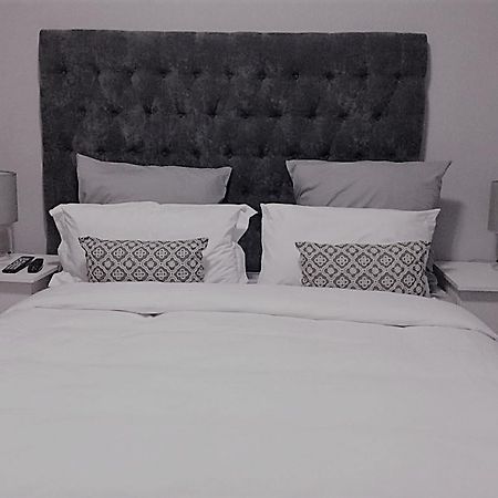 Sapphire Court Bed and Breakfast Γκαμπορόνε Εξωτερικό φωτογραφία